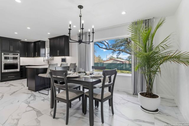 107 Oak Crest, Canyon Lake, TX 78133