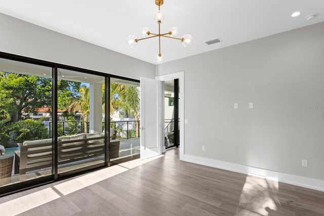 337 COFFEE POT DRIVE NE, St Petersburg, FL 33704