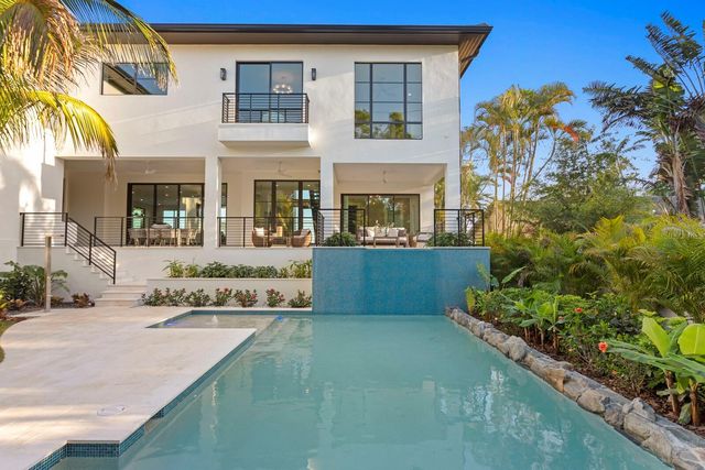 337 COFFEE POT DRIVE NE, St Petersburg, FL 33704