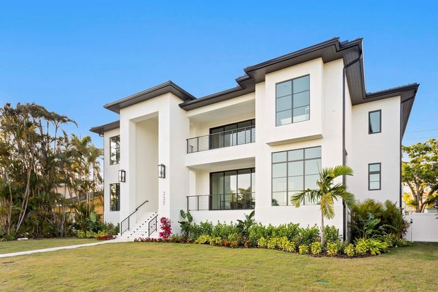337 COFFEE POT DRIVE NE, St Petersburg, FL 33704