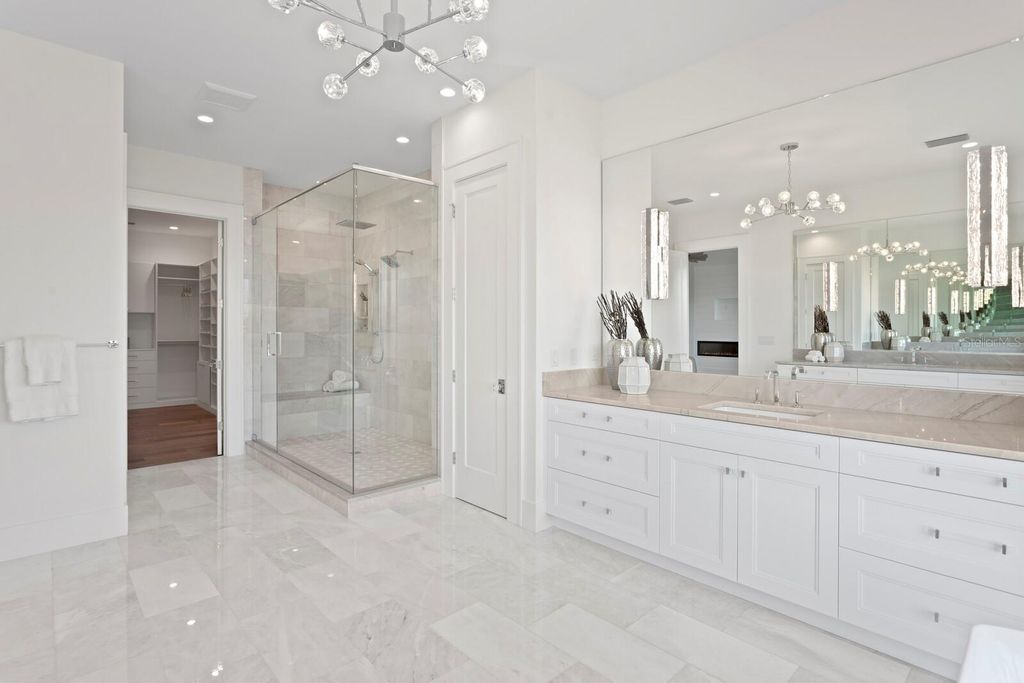 Image 45 of property listing at 337 COFFEE POT DRIVE NE, St Petersburg, FL 33704
