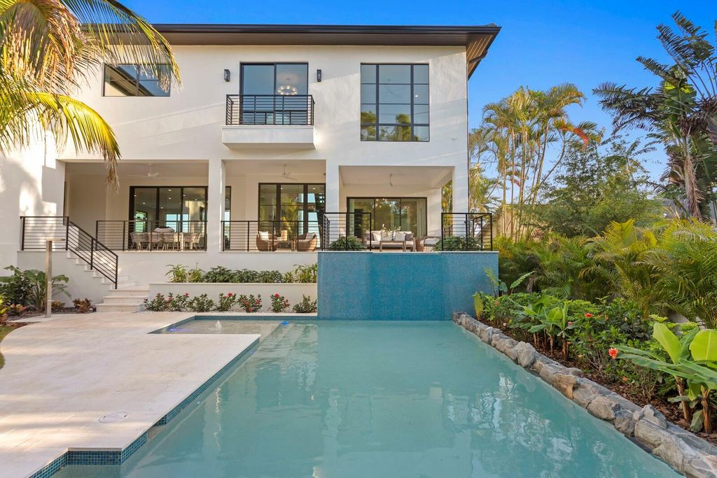Image 52 of property listing at 337 COFFEE POT DRIVE NE, St Petersburg, FL 33704