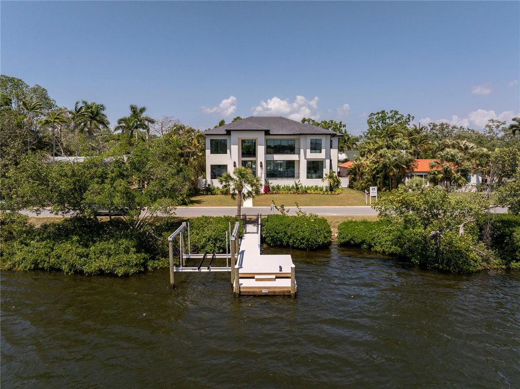 Image 57 of property listing at 337 COFFEE POT DRIVE NE, St Petersburg, FL 33704