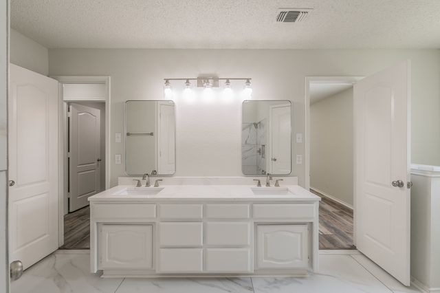 1217 RIO GRANDE Drive, Benbrook, TX 76126