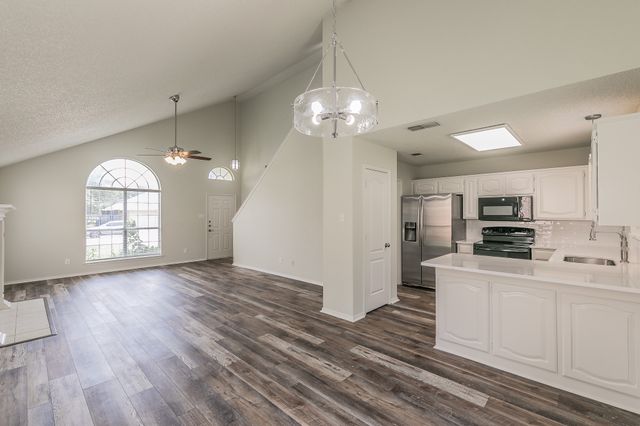 1217 RIO GRANDE Drive, Benbrook, TX 76126
