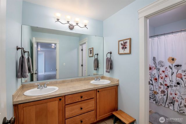 7728 Keystone Avenue NE, Lacey, WA 98516