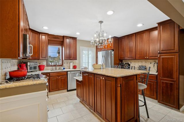 67 Combes Avenue, Hicksville, NY 11801