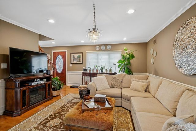 67 Combes Avenue, Hicksville, NY 11801