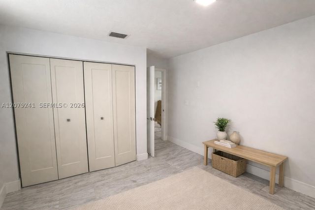 6782 SW 25th St HS, Miami, FL 33155