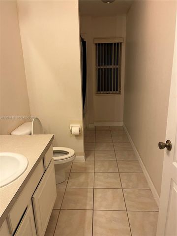 608 Gentle Breeze Drive, Clermont, FL 34715