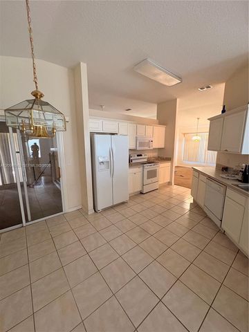608 Gentle Breeze Drive, Clermont, FL 34715