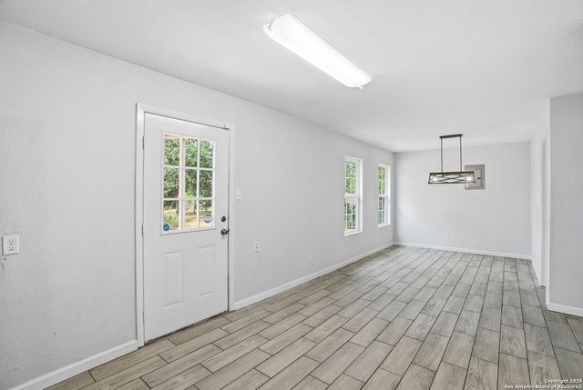 807 NE Frontage RD., Beeville, TX 78102