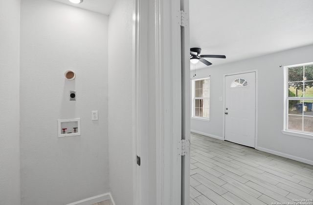 807 NE Frontage RD., Beeville, TX 78102