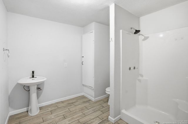 807 NE Frontage RD., Beeville, TX 78102