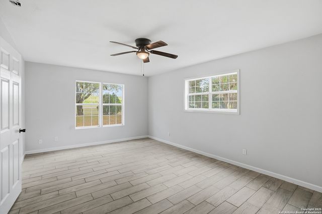 807 NE Frontage RD., Beeville, TX 78102