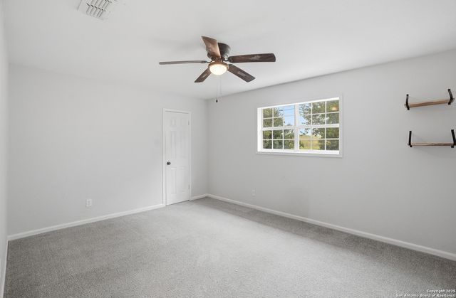 807 NE Frontage RD., Beeville, TX 78102