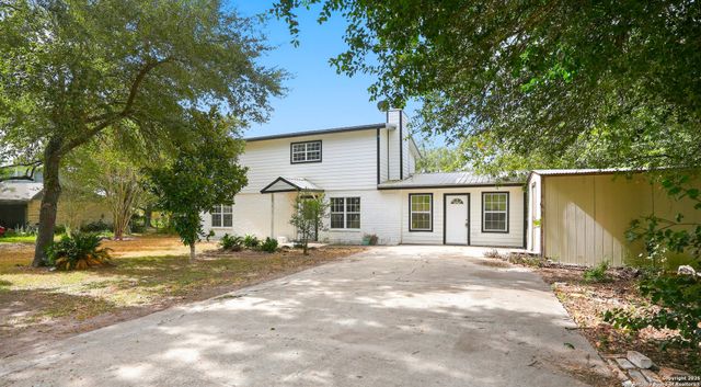 807 NE Frontage RD., Beeville, TX 78102