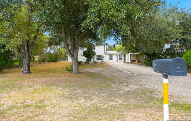 807 NE Frontage RD., Beeville, TX 78102