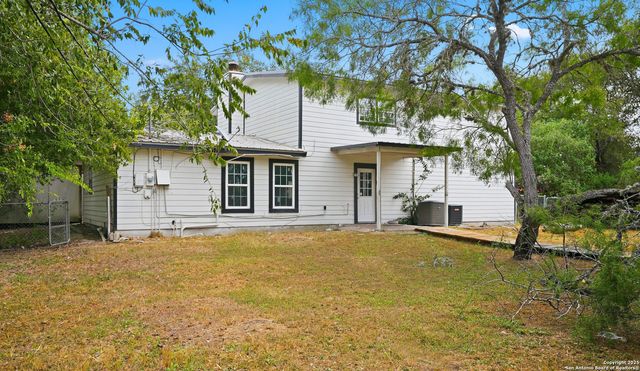 807 NE Frontage RD., Beeville, TX 78102