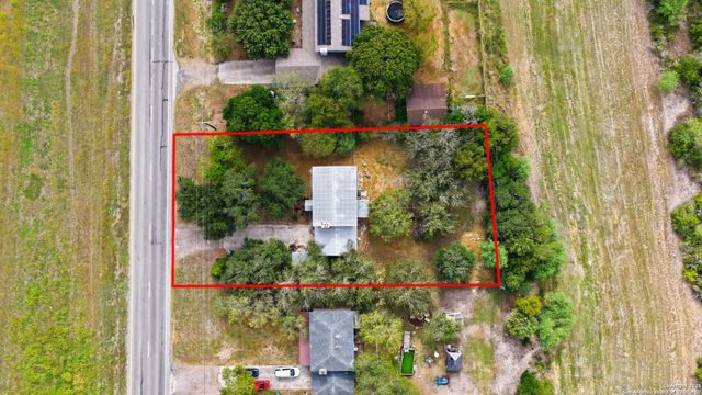 807 NE Frontage RD., Beeville, TX 78102