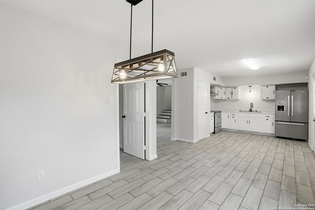 807 NE Frontage RD., Beeville, TX 78102