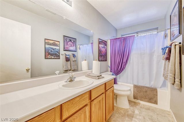 6413 Shining Sand Avenue, Las Vegas, NV 89142