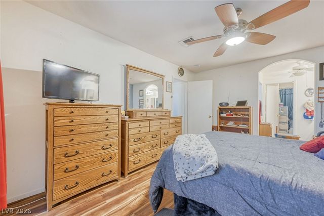 6413 Shining Sand Avenue, Las Vegas, NV 89142