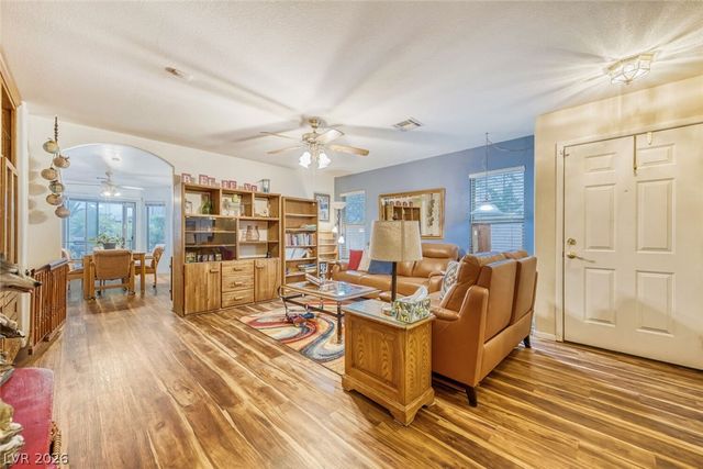 6413 Shining Sand Avenue, Las Vegas, NV 89142