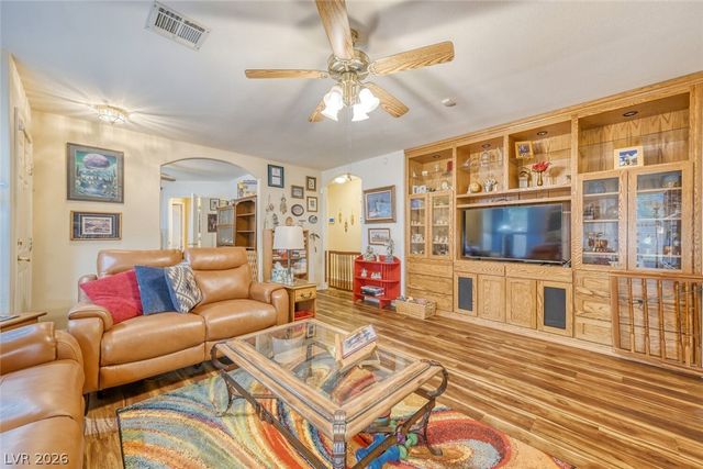 6413 Shining Sand Avenue, Las Vegas, NV 89142