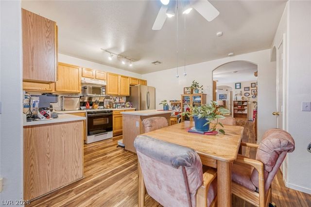 6413 Shining Sand Avenue, Las Vegas, NV 89142