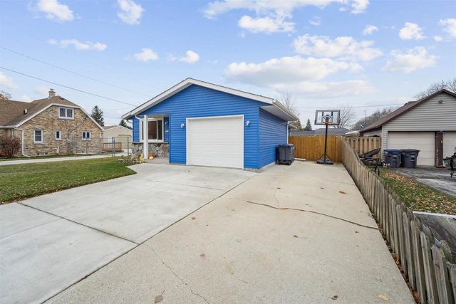 2715 SUPERIOR AVENUE, Sheboygan, WI 53083