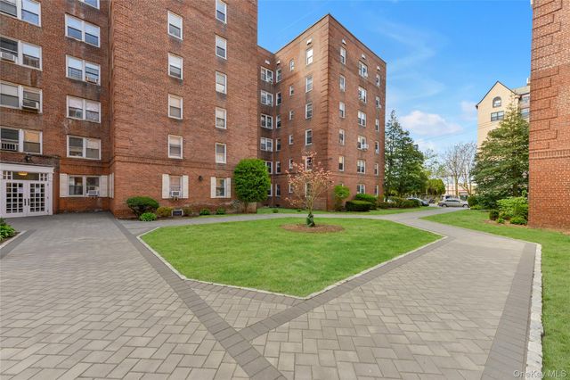 70 Locust Avenue 504B, New Rochelle, NY 10801