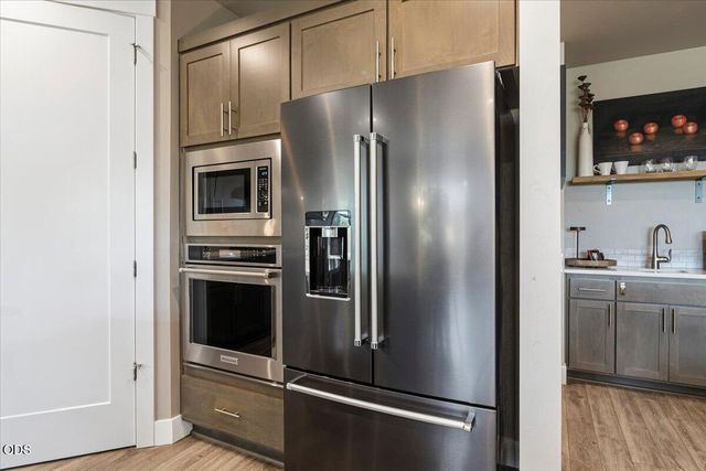 2703 NW 25th Street, Redmond, OR 97756
