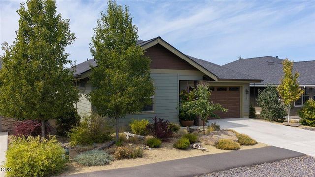 2703 NW 25th Street, Redmond, OR 97756