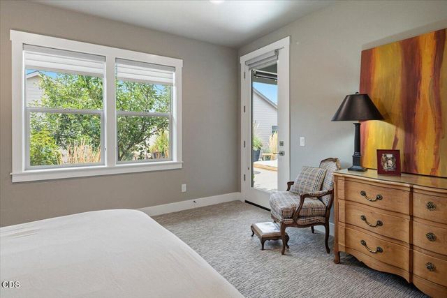 2703 NW 25th Street, Redmond, OR 97756