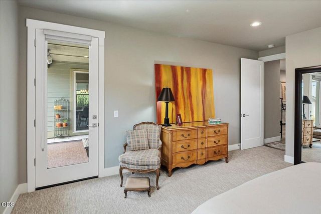 2703 NW 25th Street, Redmond, OR 97756