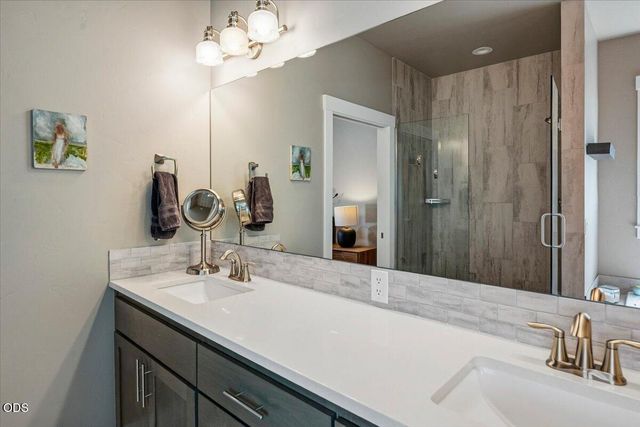 2703 NW 25th Street, Redmond, OR 97756