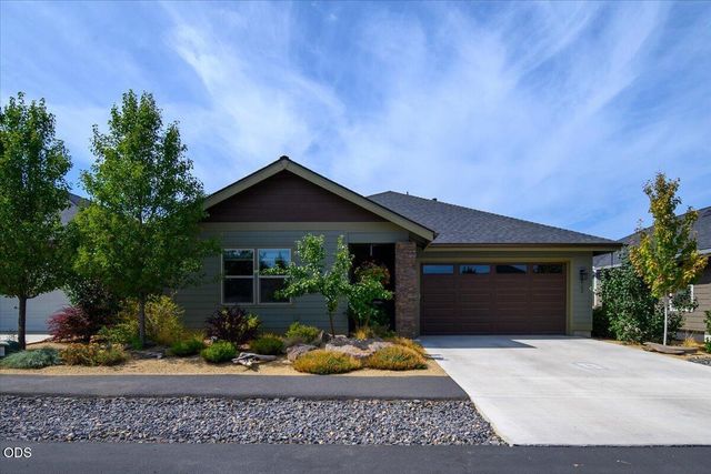 2703 NW 25th Street, Redmond, OR 97756
