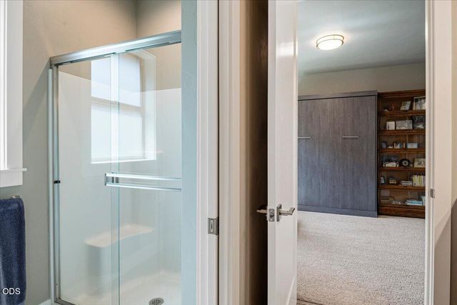 2703 NW 25th Street, Redmond, OR 97756