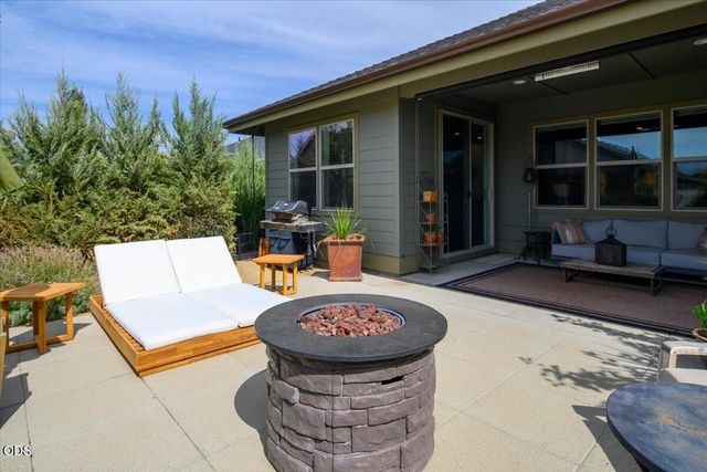 2703 NW 25th Street, Redmond, OR 97756