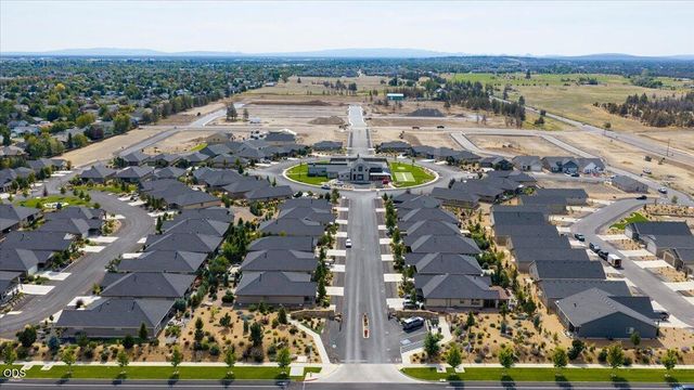 2703 NW 25th Street, Redmond, OR 97756