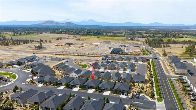 2703 NW 25th Street, Redmond, OR 97756