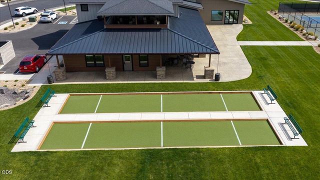 2703 NW 25th Street, Redmond, OR 97756