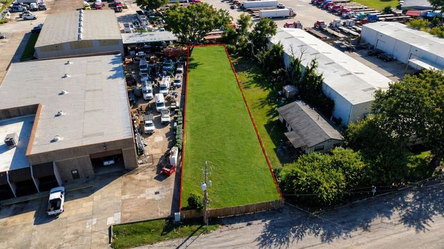 5717 Centralcrest St, Houston, TX 77092