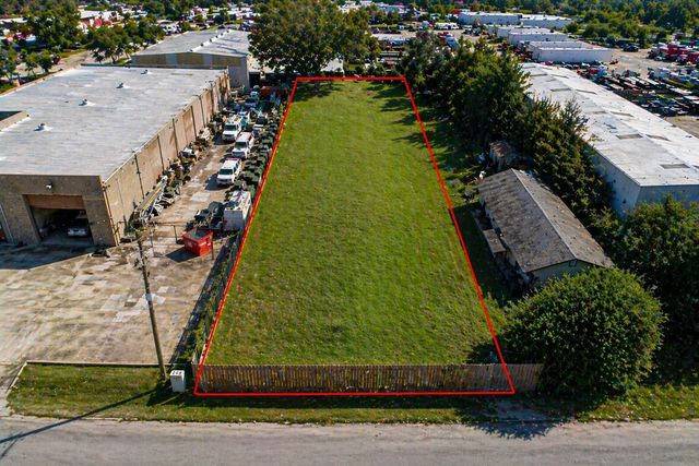 5717 Centralcrest St, Houston, TX 77092