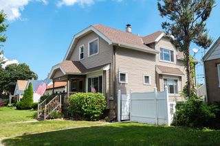 4020 S 1st STREET, Milwaukee, WI 53207