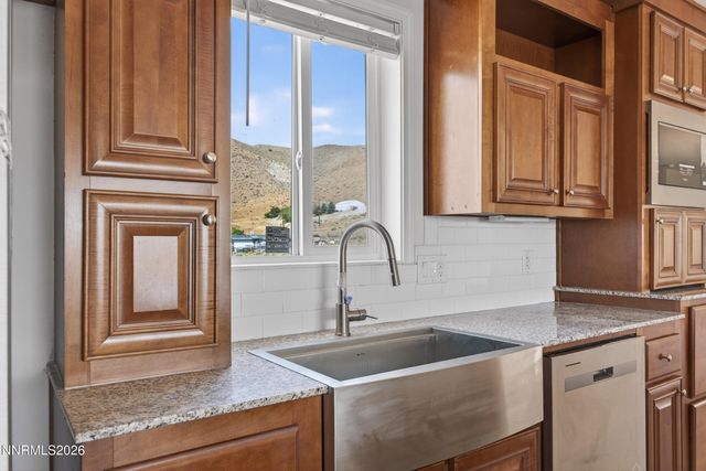 907 Sutro Springs Road, Dayton, NV 89403