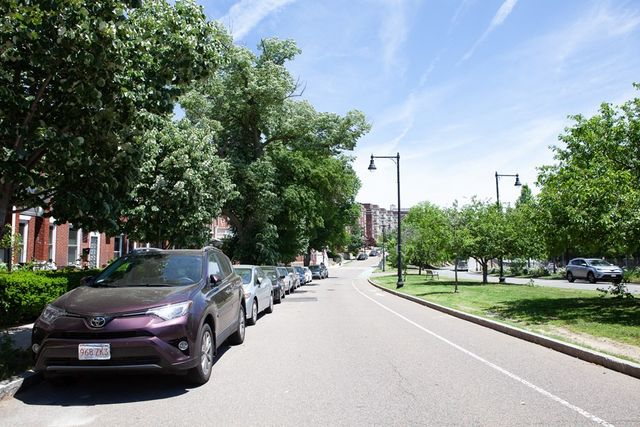 1743 Commonwealth Ave 1, Boston, MA 02135