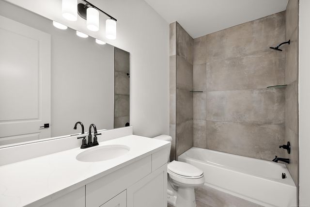 5871 Everton Court, Troy, MI 48085