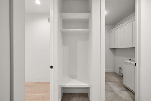 5871 Everton Court, Troy, MI 48085